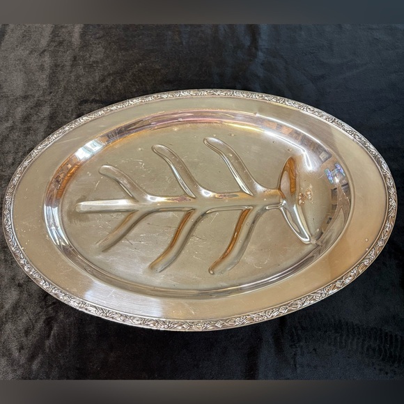 Vintage WM.A. Rogers Silver -Plated Meat Serving Plater - Picture 2 of 11